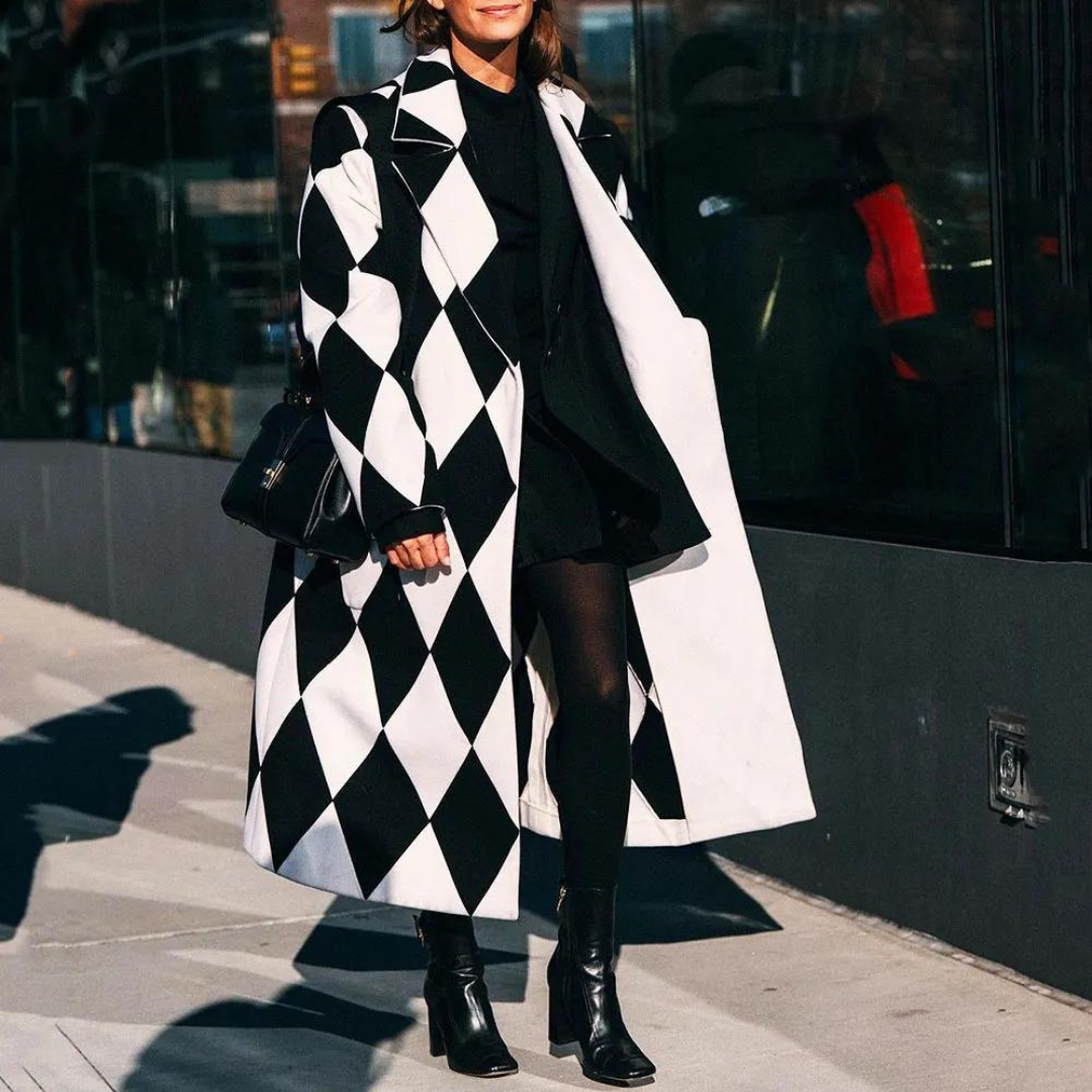 Aya | Langer Damenmantel mit stylischen Mustern, aus Stoff